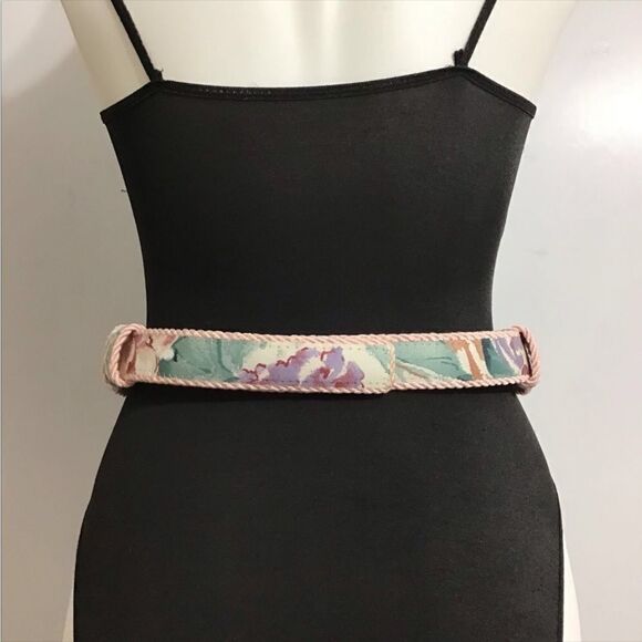A. BROD Vintage Floral Statement Belt - Picture 3 of 11